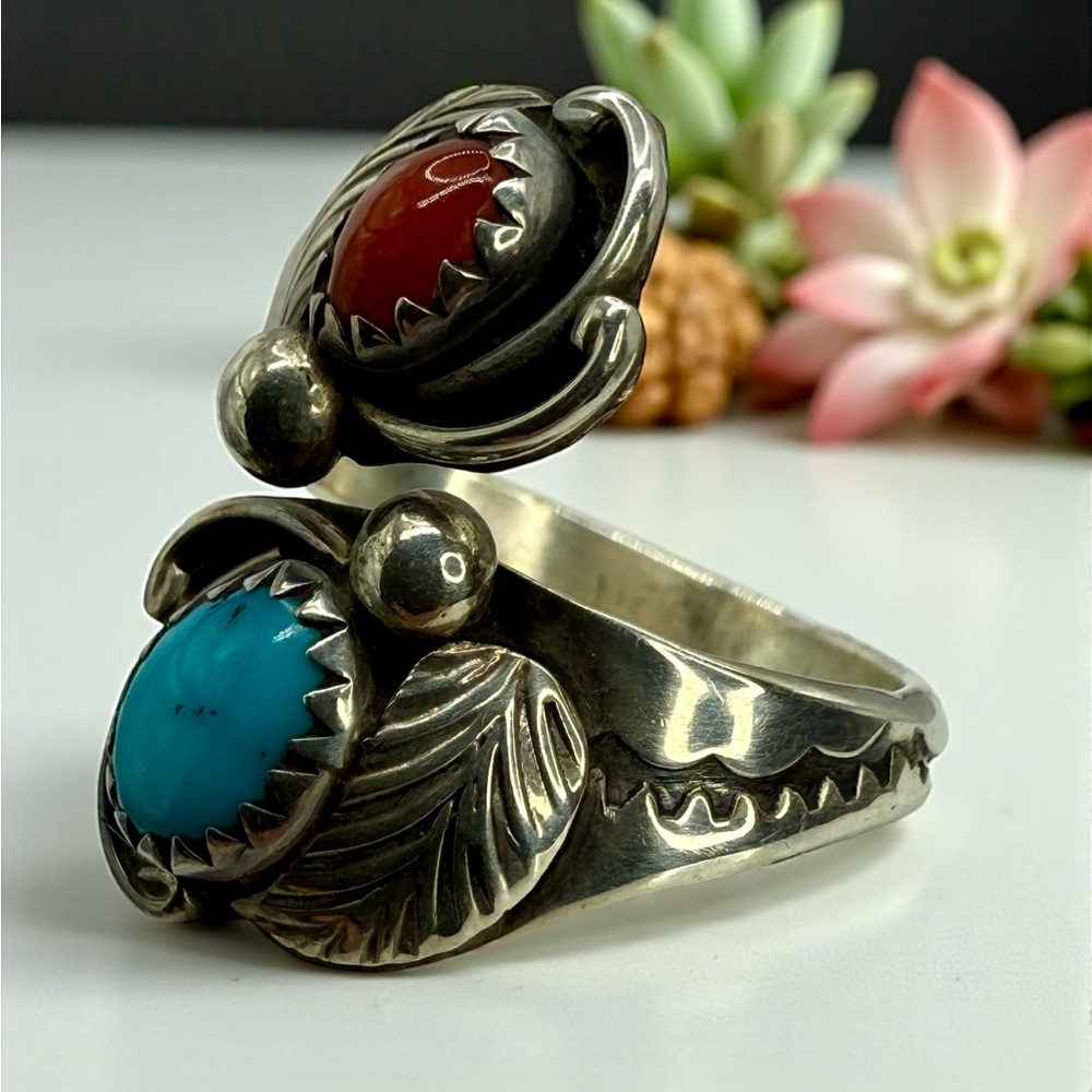 Native American Navajo Sterling Silver Turquoise & Coral Ring – Signed MAC-Leaf - Picture 6 of 17